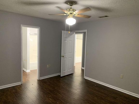 3rd image of 207 Courtney Way #A