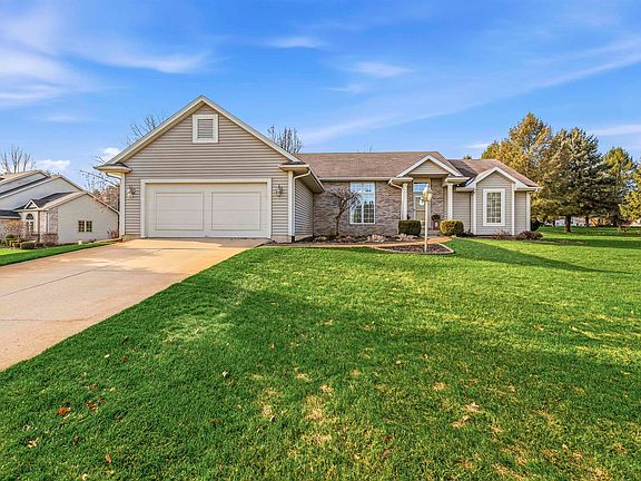 2nd image of 51691 Windyridge Ct