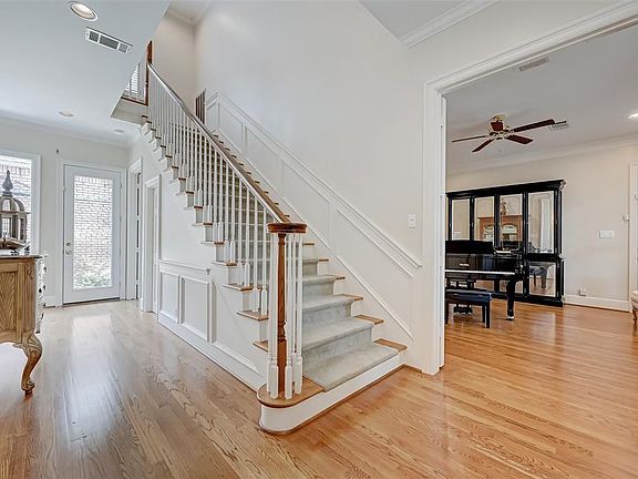 3rd image of 9580 Doliver Dr