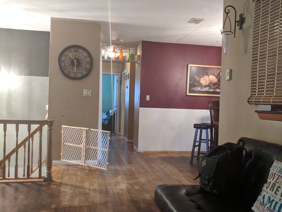 1st image of 2647 Clover Dr