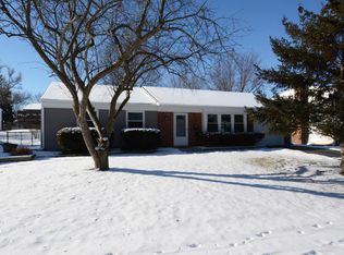 110 N Braintree Dr, Schaumburg, IL 60194