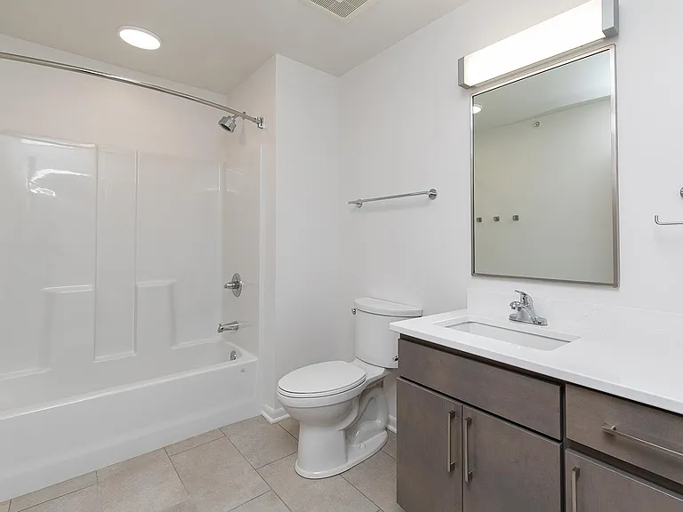 315 5th St #301 — Photo 9