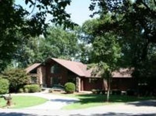 243 Lakewood Dr, Dyersburg, TN 38024