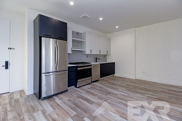 1st image of 8 Fairview Pl #202B