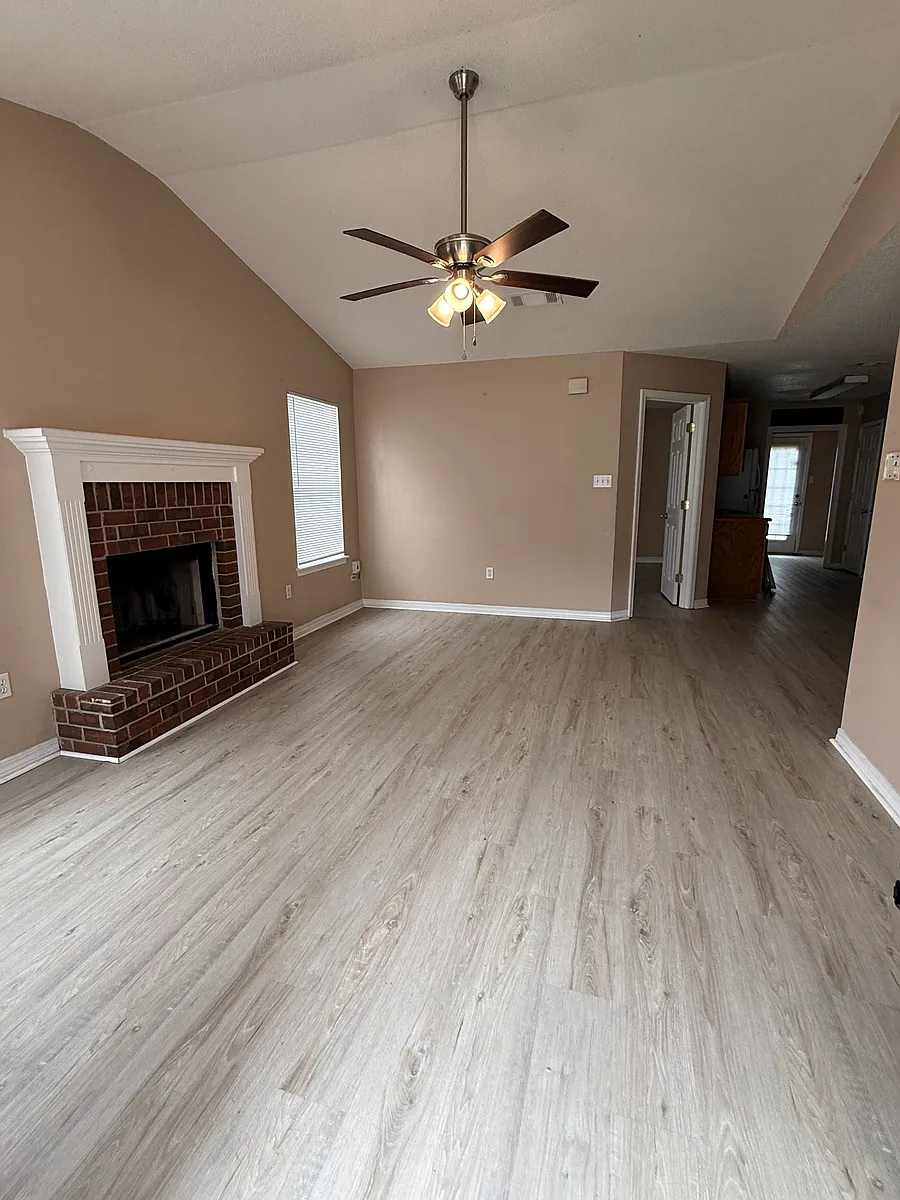 Building Photo - 10628 Red Bud Ct