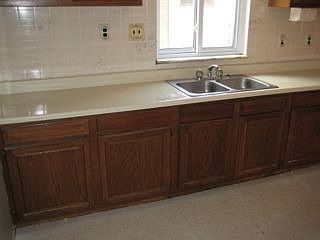 3rd image of 15844 Plainview Ave
