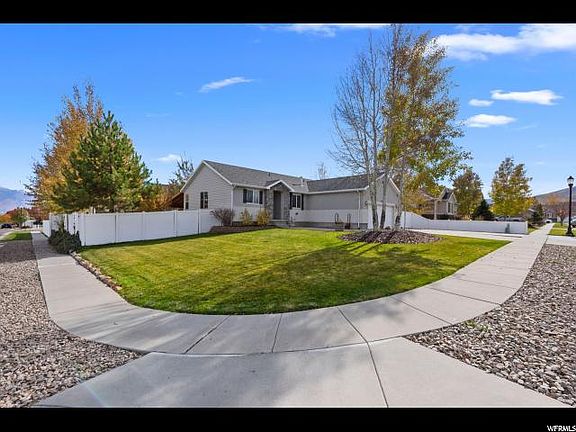5th image of 13337 S Flora Ct