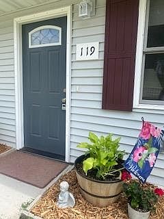 3rd image of 119 W Hall St
