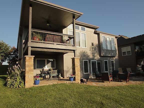2 level flagstone patio