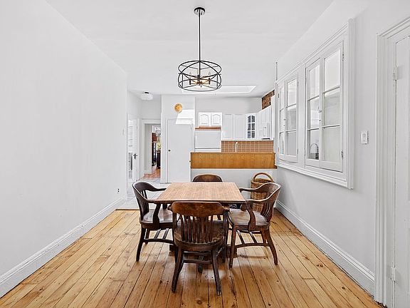 3rd image of 703 President St #4