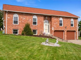 808 Megan Dr, Cranberry Township, PA 16066