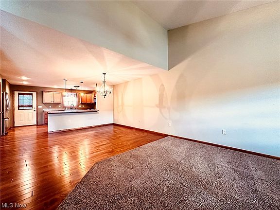 4th image of 958 Park Place Dr