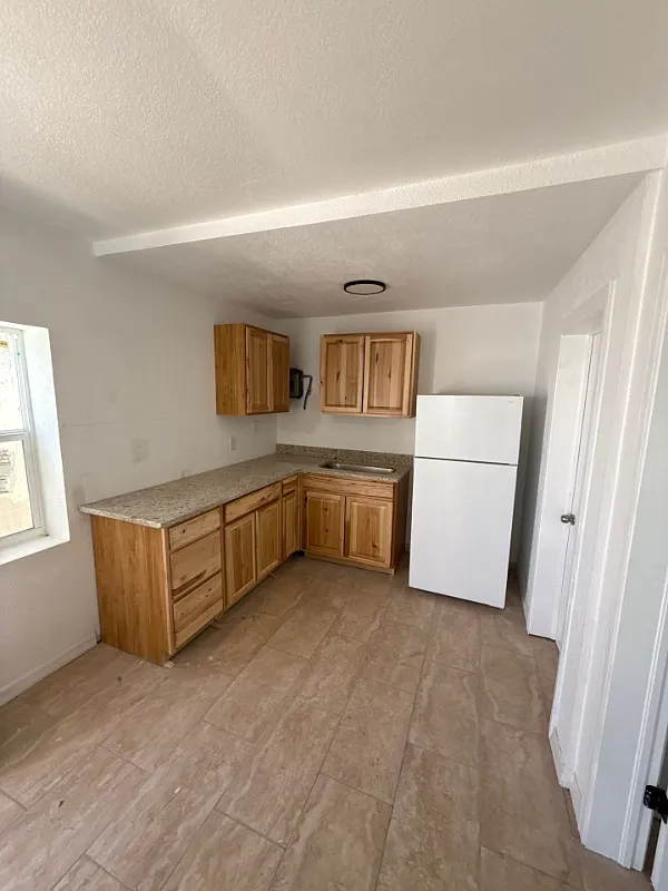 Affordable 2 Bedroom Apartment Near Downtown El Paso — Photo 1
