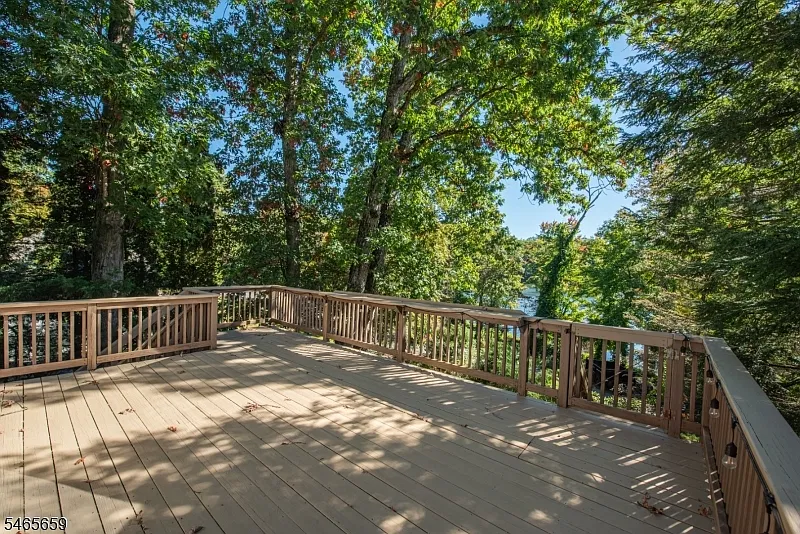 2 bed, 1.0 bath, $3,250 — Photo 2