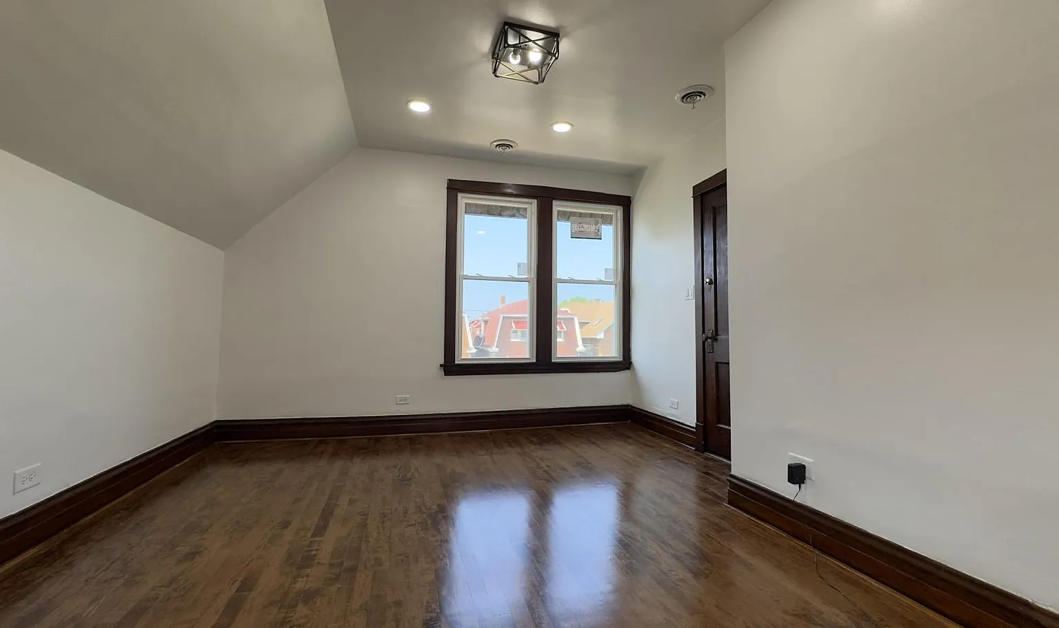 1 bed, 1000 sqft, $1,595 — Photo 3