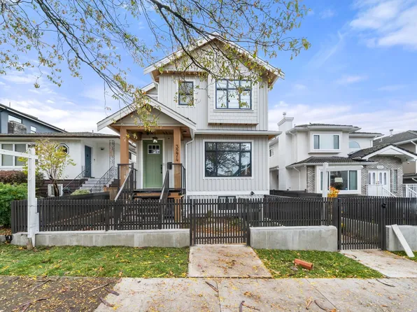 3274 E 44th Ave #1, Vancouver, BC V5R 3B1