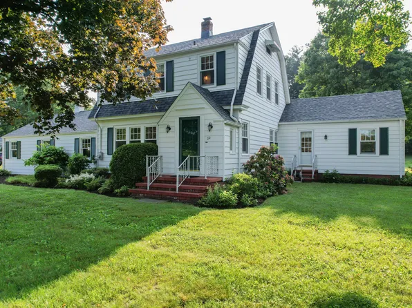 22 Spring Road, North Haven, CT 06473