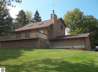 754 Crammond Rd, Hale, MI 48739