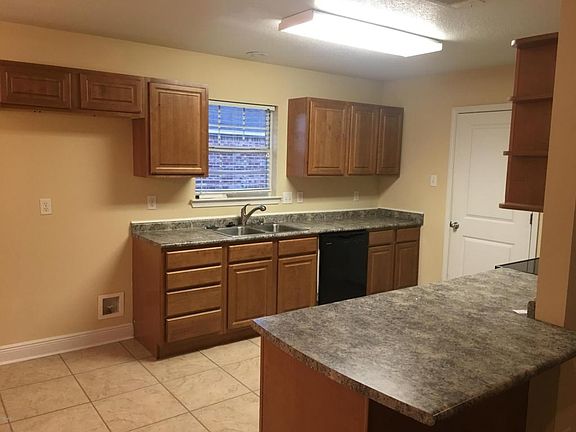 5th image of 1824 Piney Ln