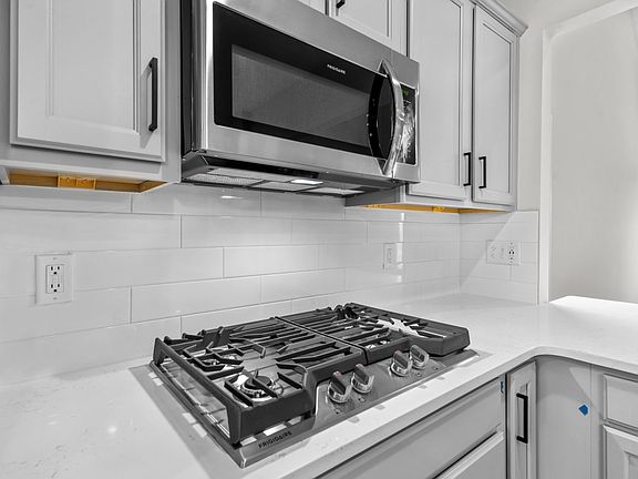 3rd image of 701 Bracklyn Ave