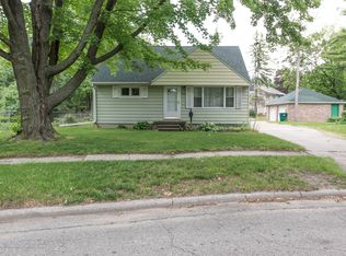 3020 E Lafayette Cir, Lansing, MI 48906
