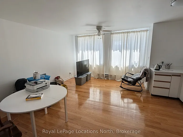 6 Louisa St E #1 — Photo 5