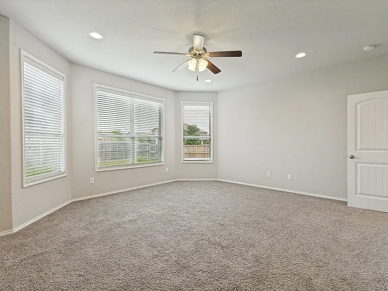 4400 Horsemint Cv — Photo 13