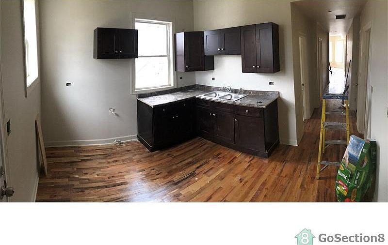 1st image of 4244 W Van Buren St #2