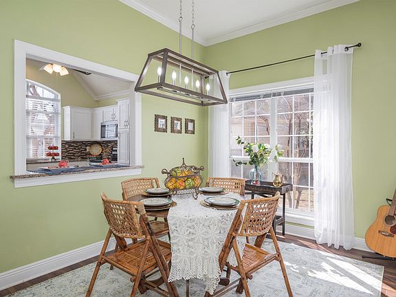 3rd image of 130 Tuscany Cir