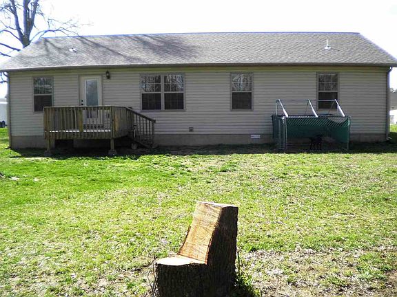 3rd image of 315 Murfield Dr