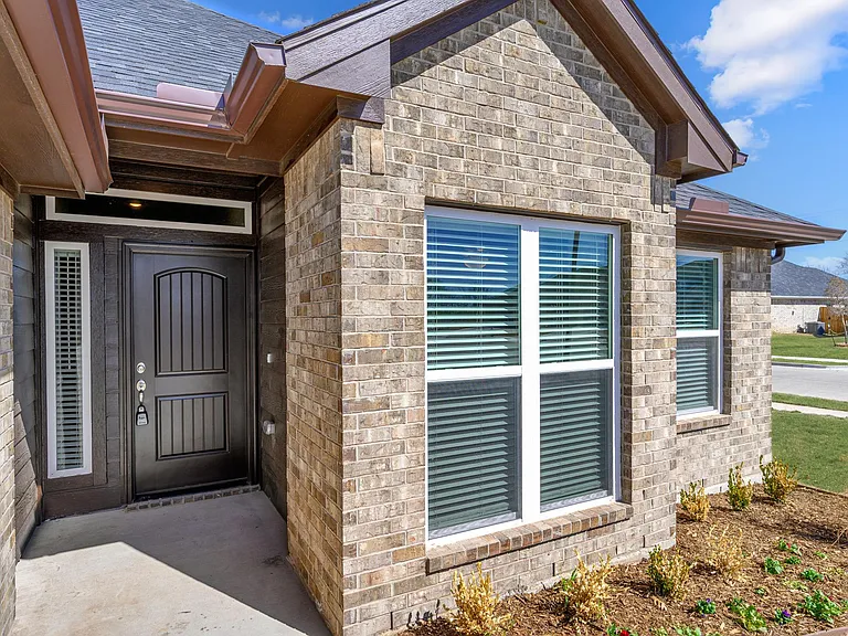 2801 Tulip Dr — Photo 8