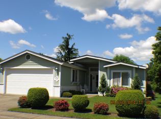 105 Village Dr, Cottage Grove, OR 97424