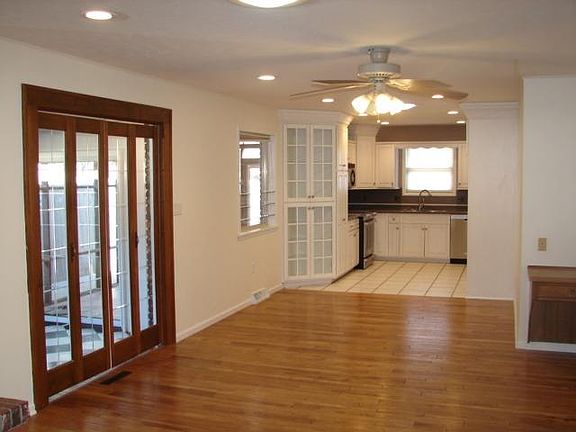3rd image of 1831 N Cain Ave