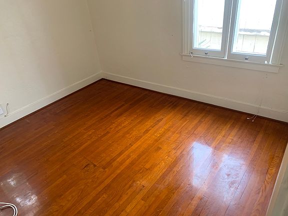 5th image of 3320 Norh Mountain View Dr