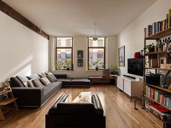 124 W 24th St APT 4A, New York, NY 10011