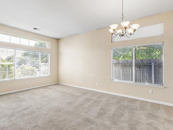 3rd image of 2748 Genesee Dr