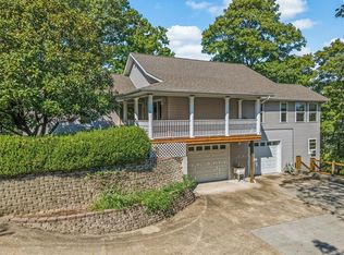 39 Burkimo Ln, Eureka Springs, AR 72631