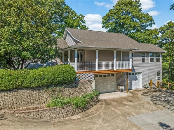 39 Burkimo Ln, Eureka Springs, AR 72631