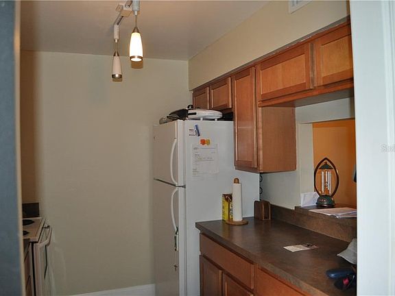 3rd image of 3274 S Bumby Ave #8