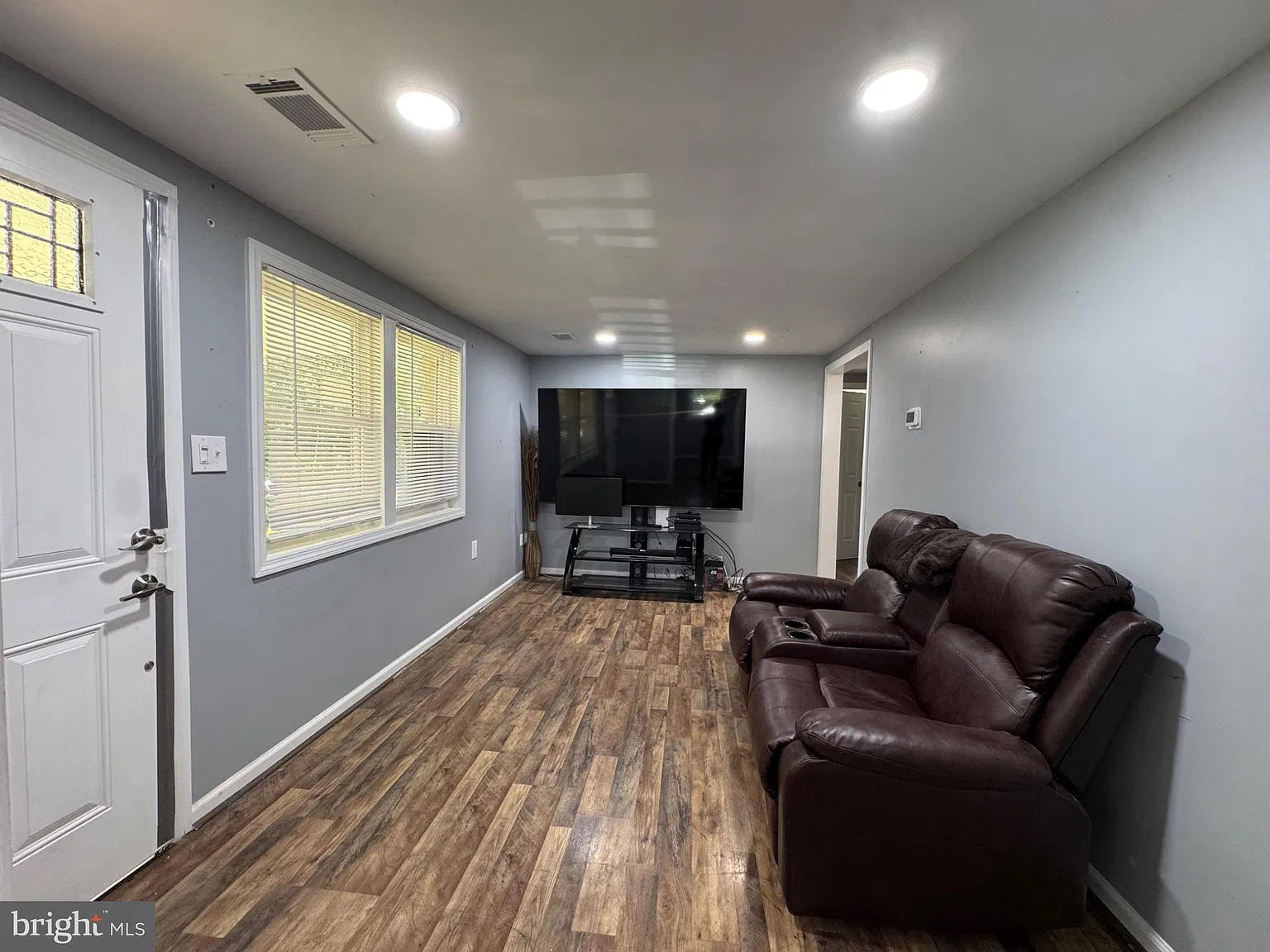 2 bed, 1.0 bath, 800 sqft, $2,800 — Photo 4