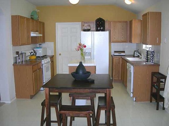 5th image of 1512 Country Squire Dr