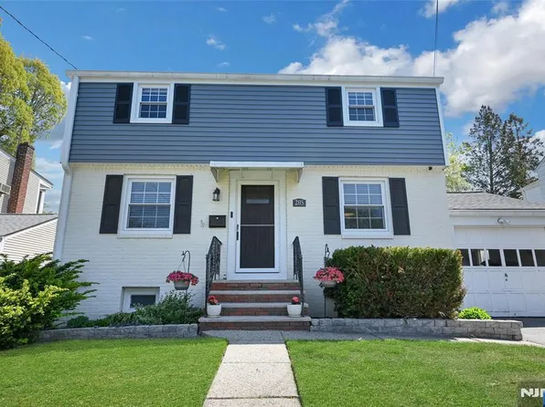 2-05 33rd St, Fair Lawn, NJ 07410