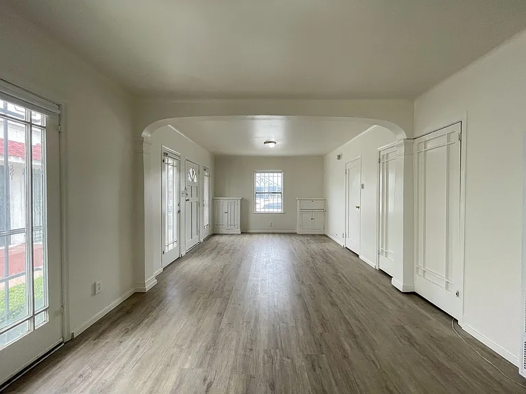 1450 W 39th St — Photo 12