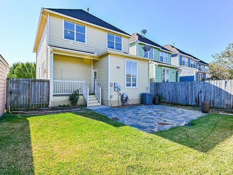 802 Garden Trace Ln — Photo 21