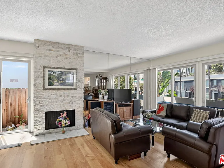 184 N Crescent Dr — Photo 17