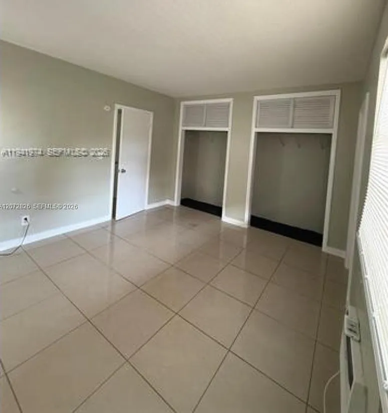 Town Colony Condo — Photo 3