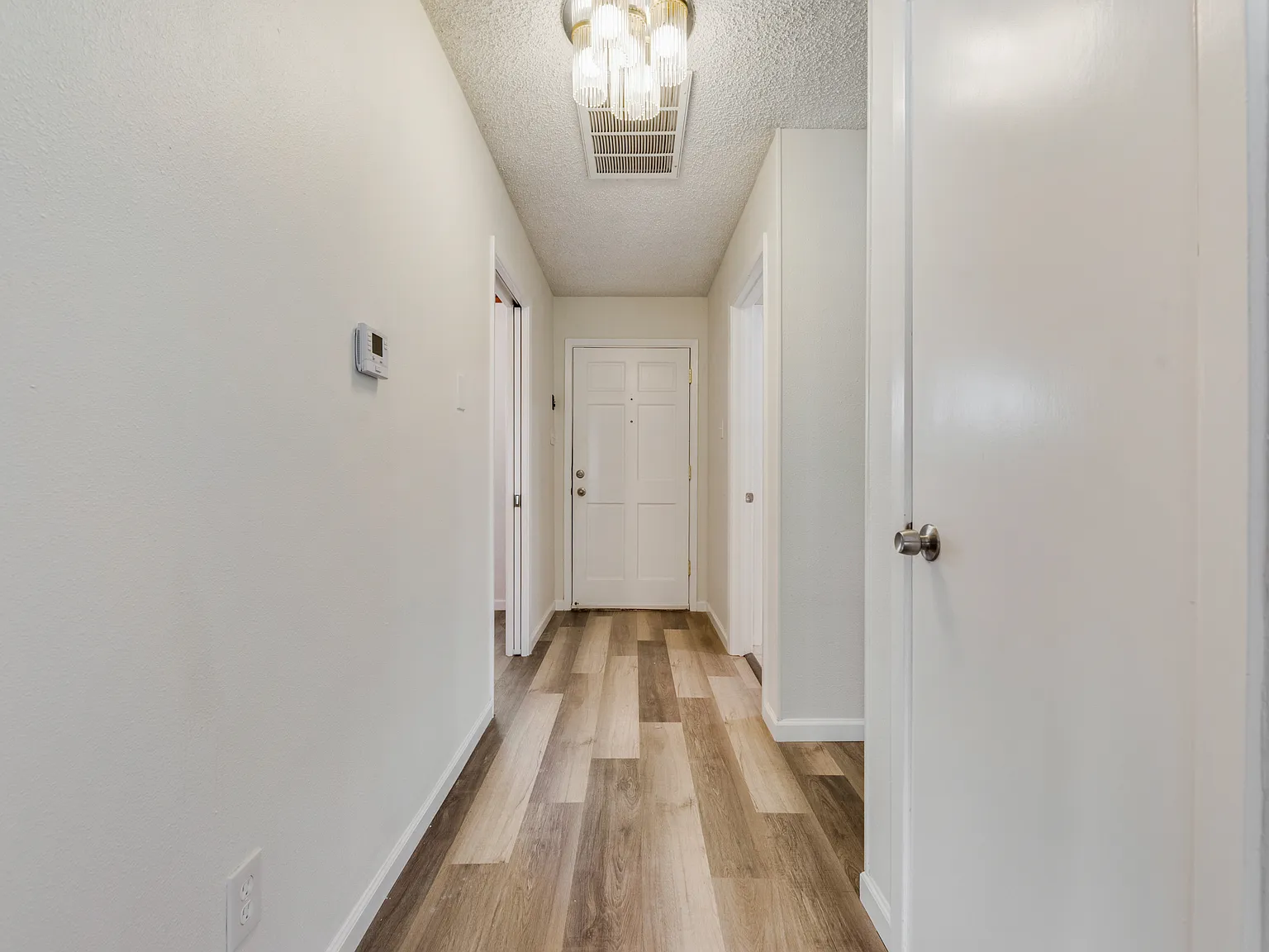 2 bed, 2.5 bath, 1500 sqft, $1,899 — Photo 1