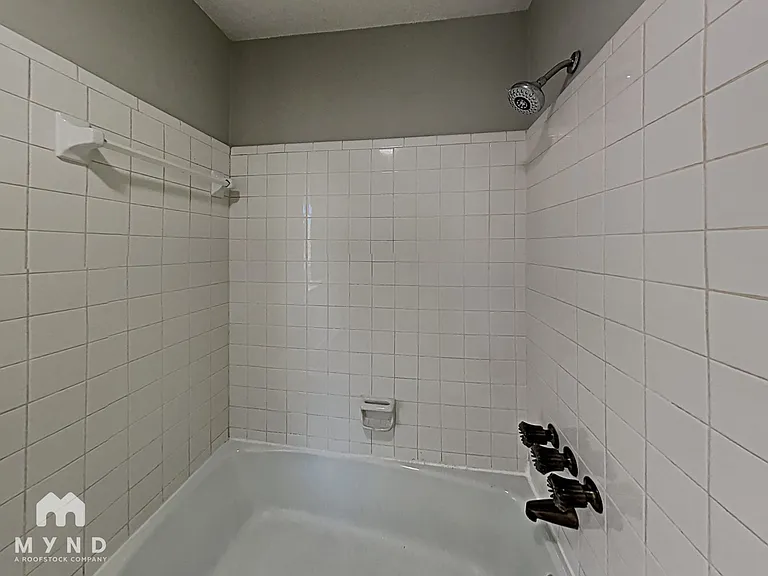 1840 Westridge Dr — Photo 15