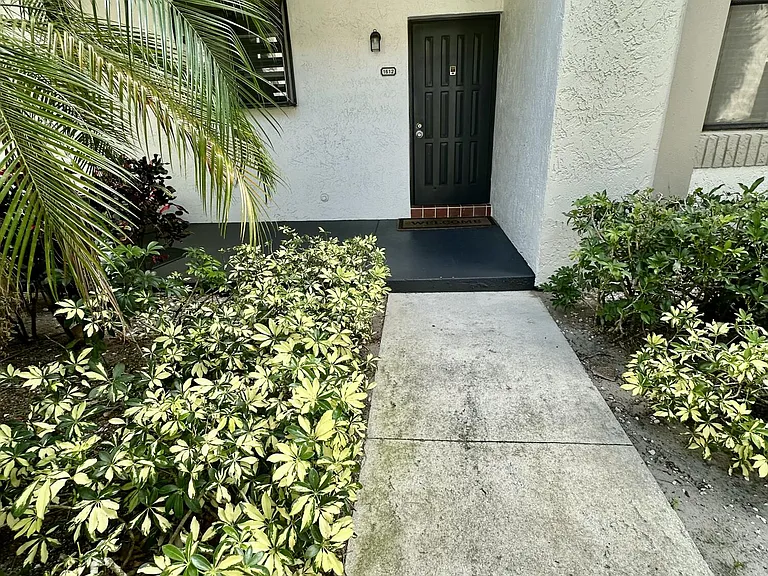 1250 S Military Trl #1612 — Photo 4
