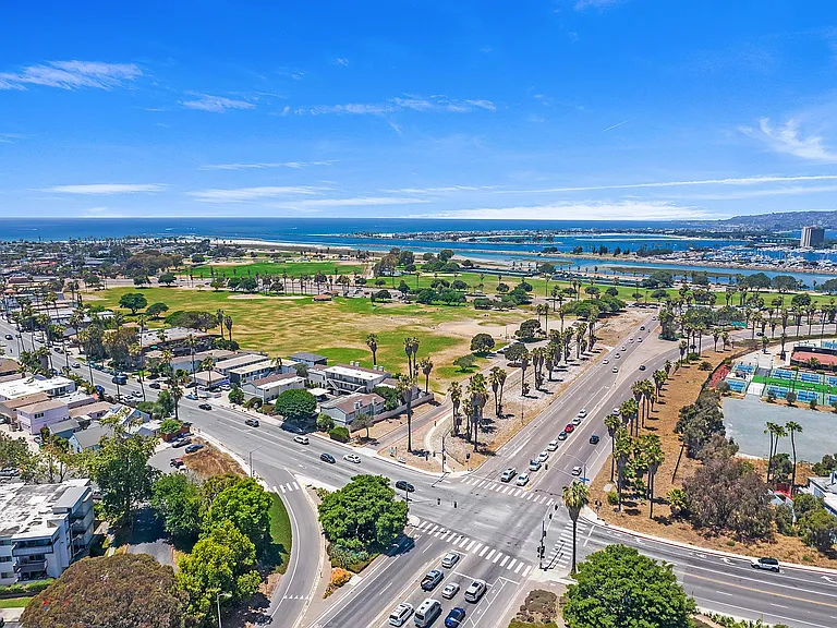 Point Loma Bay Apartments | Coastal Living Near the Beach — Photo 34